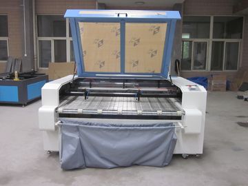 Cina Laser Fabric Cutter CO2 Laser Cutting Engraving Machine , Laser Power 100W pemasok